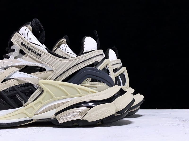 Pronta Entrega - Balenciaga Track 2.0  Beige Black